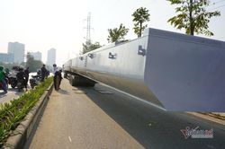 Ô tô siêu dài nghênh ngang lọt qua nhiều chốt trạm kiểm soát ở 3 tỉnh thành