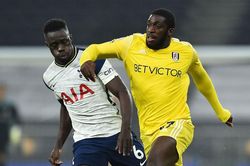 Phung phí cơ hội, Tottenham bị cầm chân ngay tại sân nhà