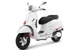 Vespa GTS Super Sport 300 HPE 2021 thêm màu trắng Innocenza mới, giá bán 166 triệu đồng