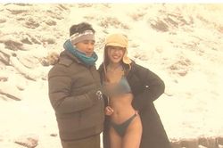 Thời tiết lạnh 'cắt da cắt thịt', gái xinh vẫn bất chấp diện bikini hai mảnh khoe 'vòng 1 khủng'