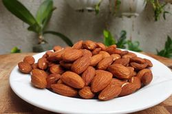 Vì sao người tiểu đường nên ăn hạt hạnh nhân?