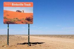 Tránh Covid-19, khách du lịch Australia lao vào sa mạc dưới cái nóng hơn 40 độ C