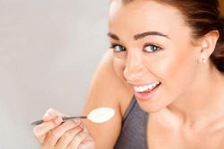 Sai lầm khi ăn sữa chua bạn buộc phải dừng lại