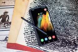 Biết 'tất tần tật' những gì có trên bộ ba Galaxy S21 qua chỉ 2 hình ảnh