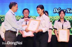 Trao 89 suất học bổng Lê Đình Nhơn cho học sinh dân tộc thiểu số
