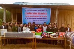 Hội Phụ nữ Công an tỉnh Quảng Trị hỗ trợ cán bộ, hội viên phụ nữ và Nhân dân khắc phục hậu quả thiên tai