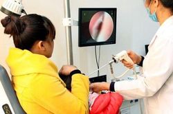 Chuyên gia cảnh báo phụ huynh tất bật chuẩn bị Tết đừng lơ là để trẻ tử vong vì hóc dị vật
