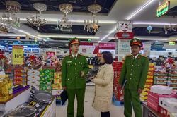 Kiểm tra phòng cháy tại chợ, siêu thị ở Thường Tín