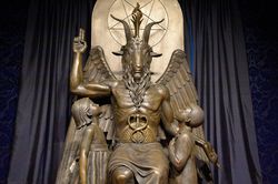 Nơi họp mặt của Satan giáo ở New York bị đốt cháy