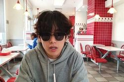 V BTS thỏa mãn ARMY với những bức ảnh chưa từng công bố
