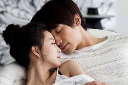 Rủ người yêu vào nhà nghỉ nhưng lại hoang mang khi cô gái đồng ý ngay