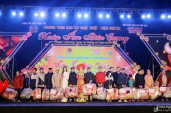 Ấm áp chương trình 'Xuân ấm biên cương' với bà con tái định cư Thanh Chương