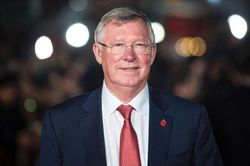 Sir Alex thở phào vì không phải đối đầu Liverpool của Klopp