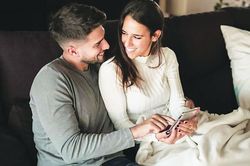 Bỏ túi ngay 9 cách này nếu bạn đời là người có cảm xúc tiêu cực