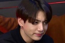 Jungkook xưa thường khóc khi BTS hỏi câu này, giờ thì ngược lại
