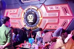 Xử phạt 10 đối tượng 'bay lắc' xuyên đêm trong quán karaoke