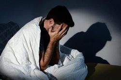 Bị nam đồng nghiệp làm 'chuyện ấy', chàng trai 30 tuổi nổi da gà khi ngồi gần… đàn ông