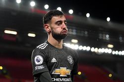 MU: Bruno Fernandes bị gọi là 'cầu thủ nhỏ của trận đấu lớn'