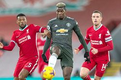 Không thắng MU, bước lùi báo động cho Liverpool