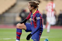 Barcelona: Messi nợ Griezmann một lời xin lỗi