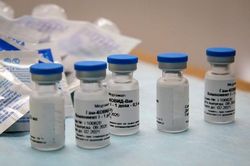 Vắc xin thứ hai của Nga, EpiVacCorona đạt hiệu quả miễn dịch lên đến 100%