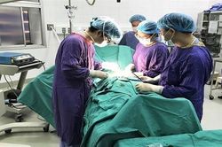 Phẫu thuật bao quy đầu ở phòng khám tư, nam thanh niên suýt hoại tử dương vật