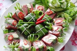 Cách làm nem chua thịt bò lạ miệng thưởng thức ngày Tết