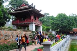 Chưa đủ hút khách du lịch, Hà Nội chủ yếu là điểm trung chuyển
