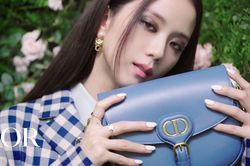 Không hổ danh 'idol xinh như Hoa hậu', Jisoo cứ trang điểm mắt khói lại đẹp hút hồn