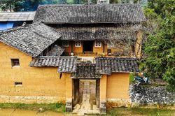 Căn nhà cổ trăm tuổi tại Hà Giang