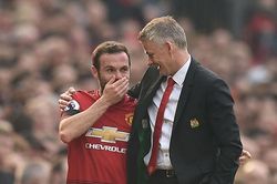 Tin bóng đá MU 20/1: Solskjaer lên tiếng về tương lai Mata. Mua trung vệ Argentina