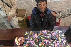 Vận chuyển gần 40kg pháo nổ