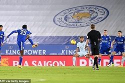 Leicester City vươn lên vị trí số 1