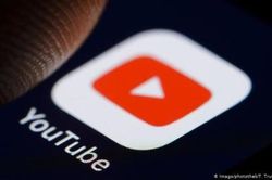 YouTube kéo dài lệnh cấm kênh của ông Trump