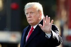 Tổng thống Donald Trump nói lời chào tạm biệt dân Mỹ