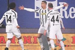 Cristiano Ronaldo: Ghi bàn nhiều nhất lịch sử, hứa hẹn chơi đỉnh cao thêm 5 năm
