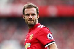 Solskjaer ám chỉ một 'công thần' sẽ bật bãi khỏi MU