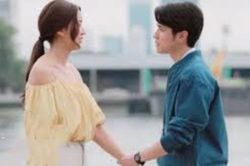 Con khóc cả đêm, vợ không dỗ được bị chồng mắng 'đàn bà vụng' nhưng khi cô cởi chiếc áo ngực xuống anh lại 'rụng rời' chân tay