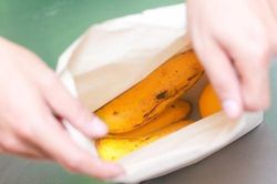 Mẹo ủ chuối nhanh chín mà không cần dùng hóa chất