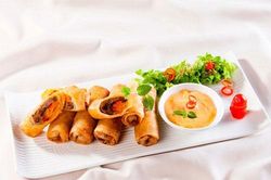 Lạ miệng với món chả giò hải sản trứng bắc thảo cho ngày Tết thêm tròn vị