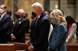 Ông Biden tham dự thánh lễ tại nhà thờ Matthew the Apostle trước khi tuyên thệ nhậm chức