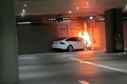 Một chiếc Tesla Model 3 phát nổ trong hầm để xe dân cư ở Thượng Hải