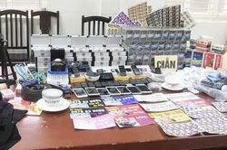 Hà Nội: Triệt phá ổ nhóm buôn bán thiết bị cờ bạc 'bịp'