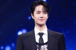 Cằm của Vương Nhất Bác có điểm lạ, nhìn 'đáng sợ' như của Kim Thần?