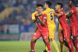 V-League 2021: Kịch tính lên cao