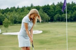 Dịch vụ chơi golf trong resort cách ly dành cho giới siêu giàu