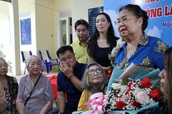 Gia đình NSND Lý Huỳnh bàn giao công trình tu bổ Khu Dưỡng lão Nghệ sĩ TP.HCM