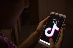 Bé gái 10 tuổi ở Ý tử vong do làm theo thử thách trên TikTok