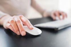 Thủ thuật tăng thời lượng pin cho chuột không dây người dùng cần biết