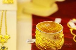 Giá vàng lại giảm, giới đầu tư xoay không kịp